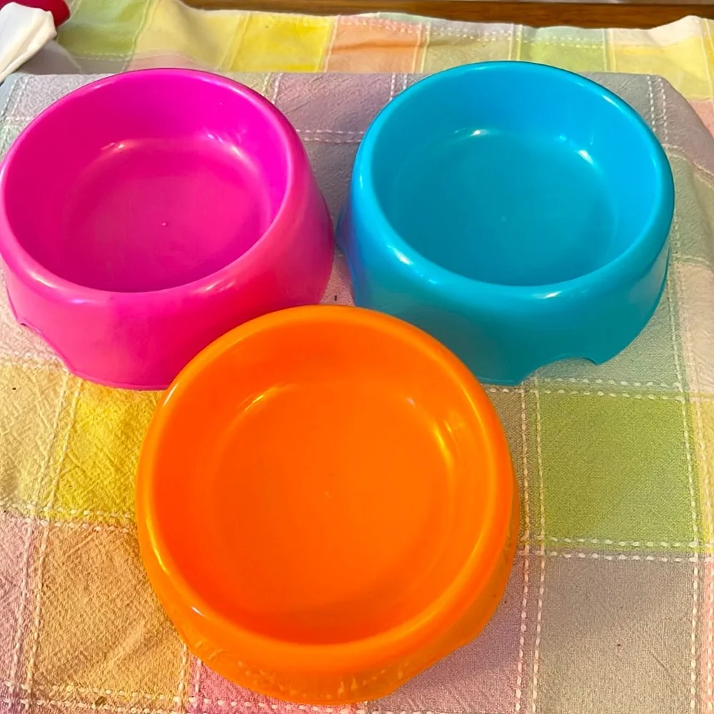 I have more than 30 of these plastic animal bowels